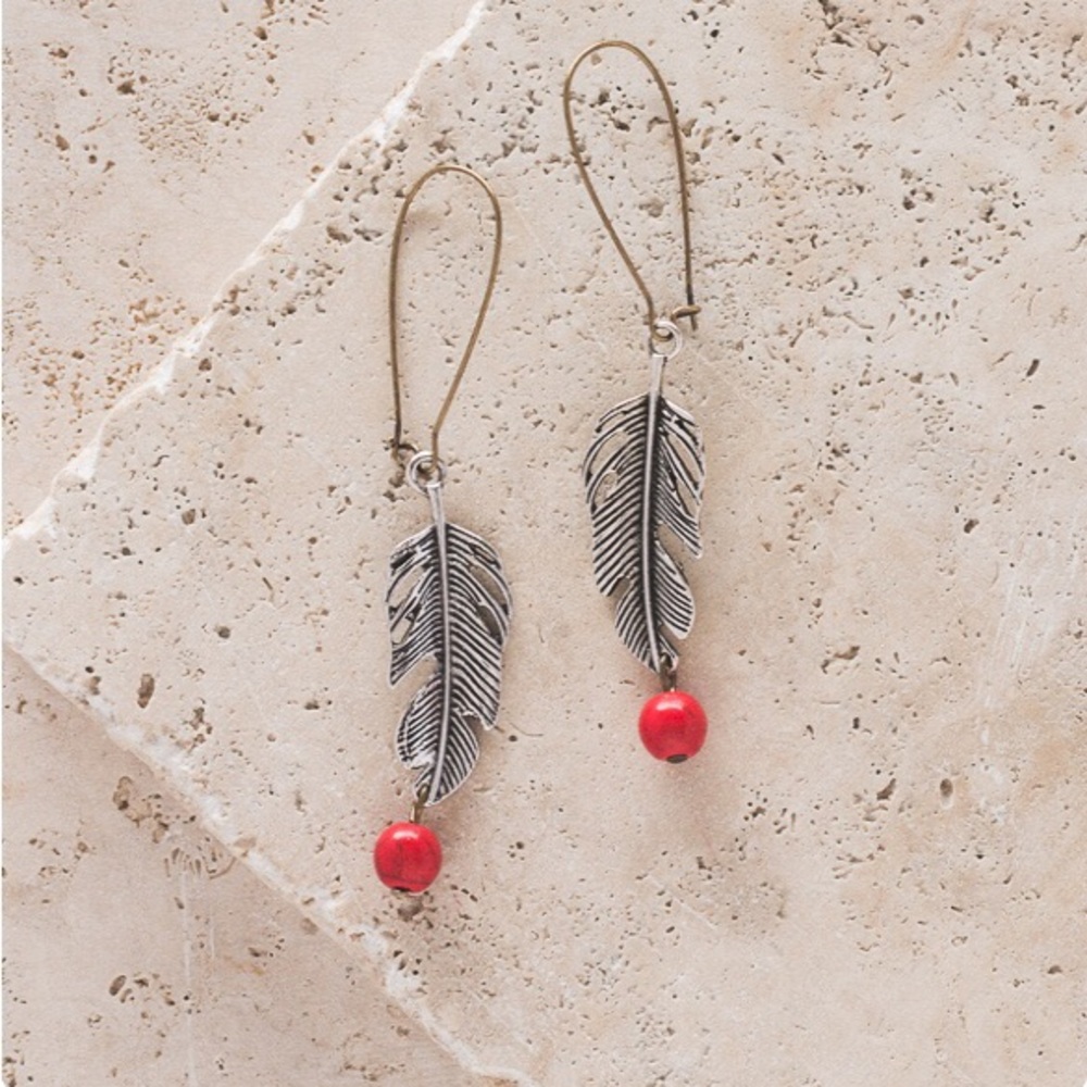 Plunder Nancy silver feather earrings